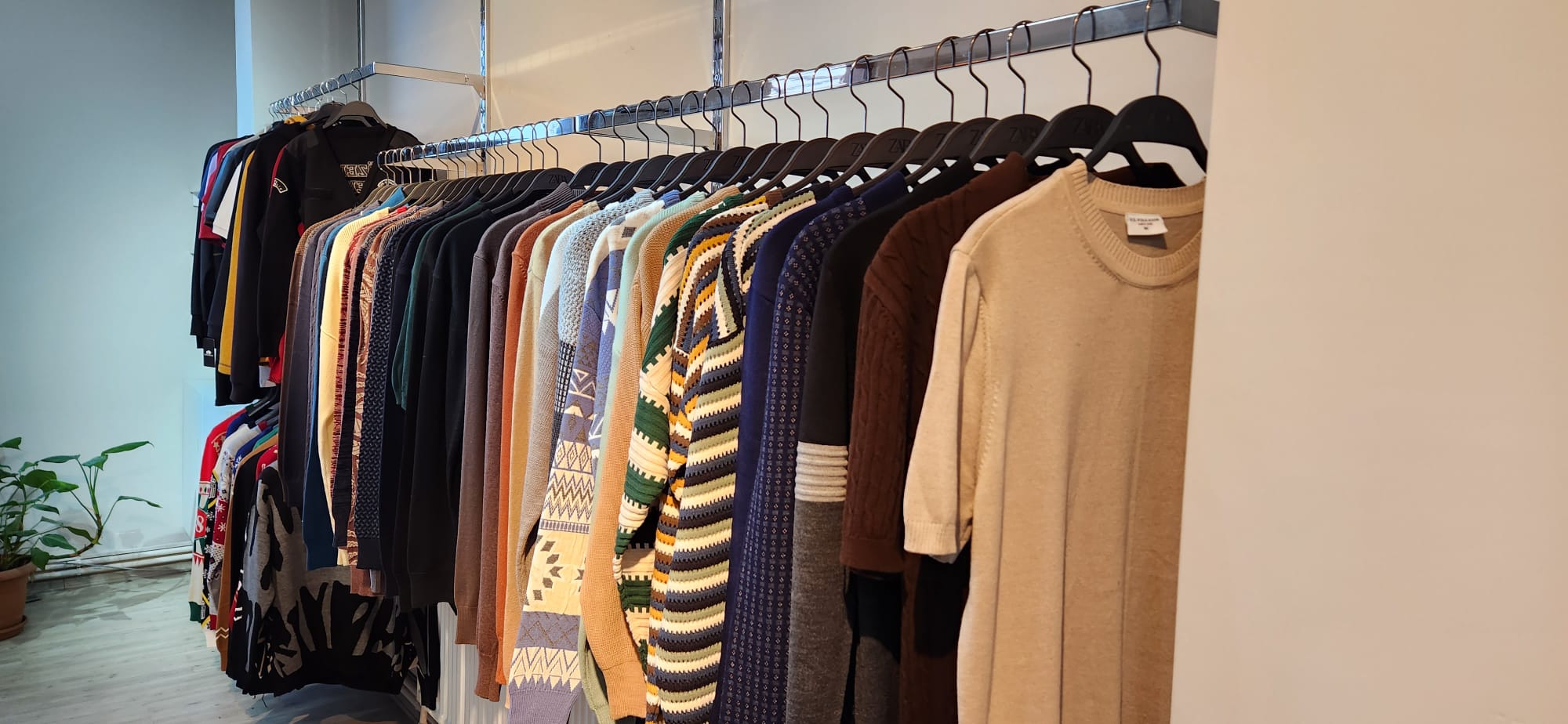 Showroom view 1