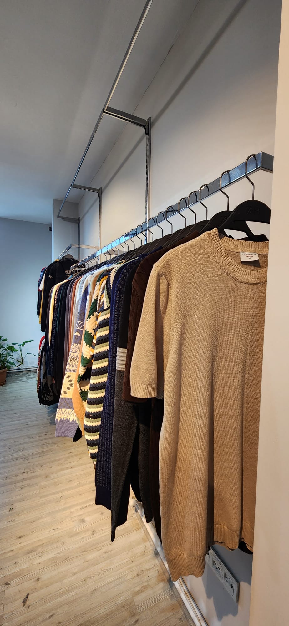 Showroom view 2